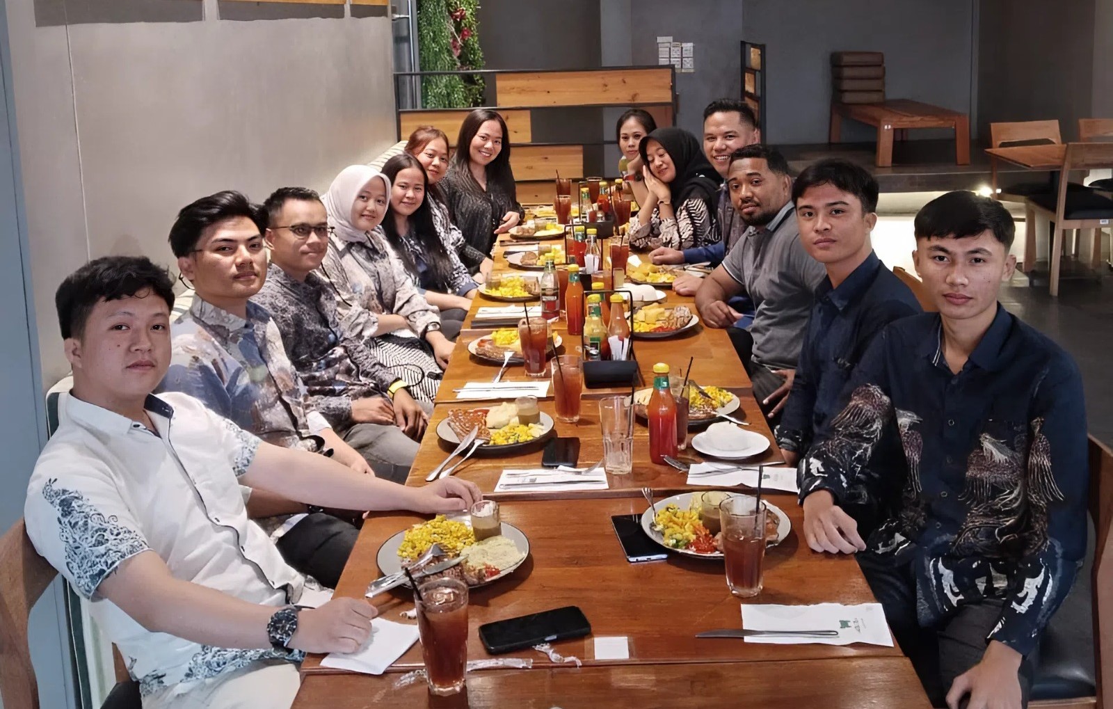 FAMILY GATHERING (2025)